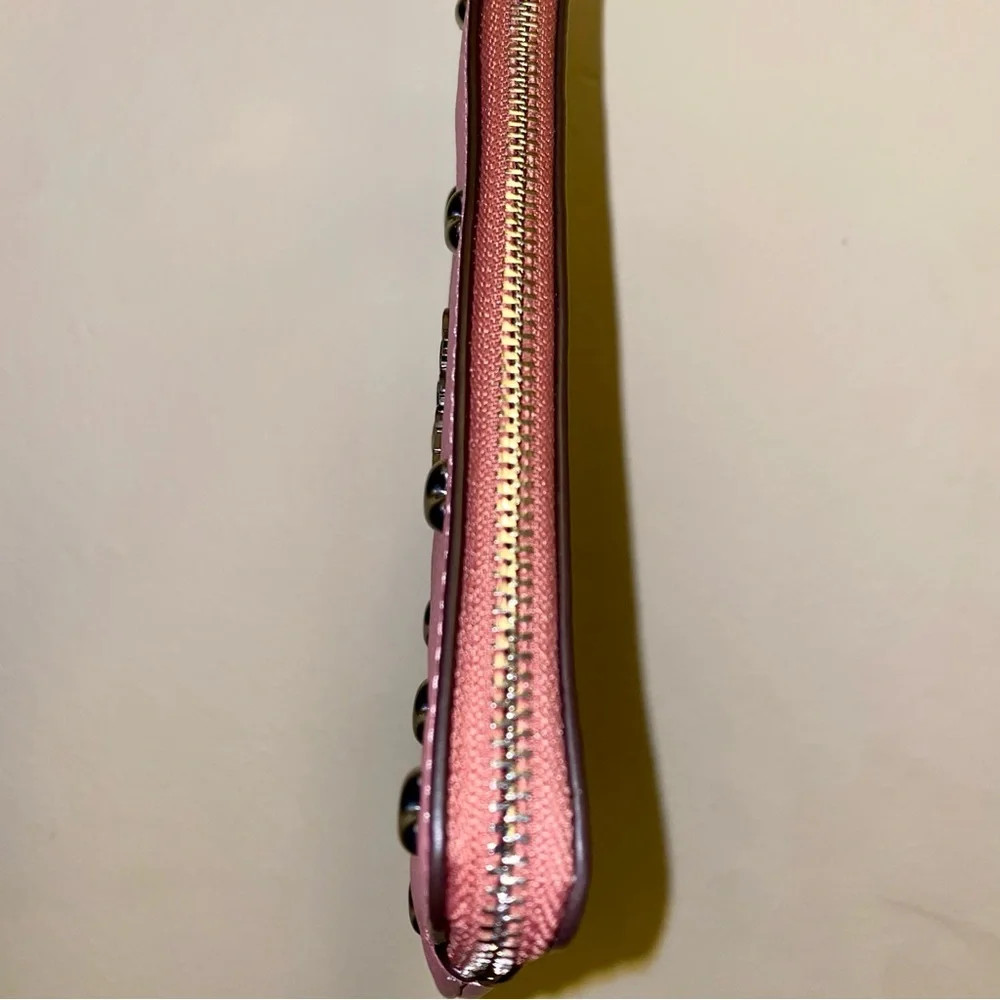 Coach leather Corner Zip Wristlet With Heart Rivets New